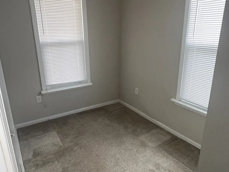 2913 N Avalon Pl — Photo 9