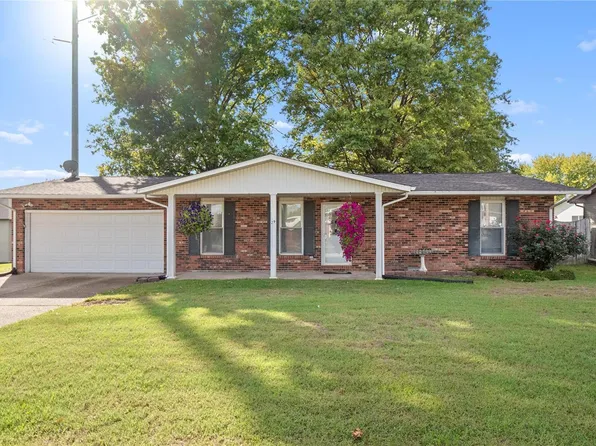 29 Villa Dr, Belleville, IL 62223