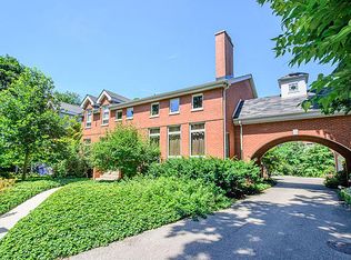 335 Greenleaf St, Evanston, IL 60202