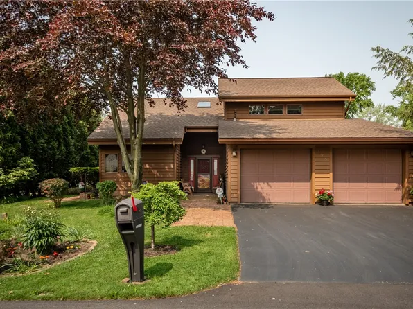 195 Jonathan Pl, Hermitage, PA 16148