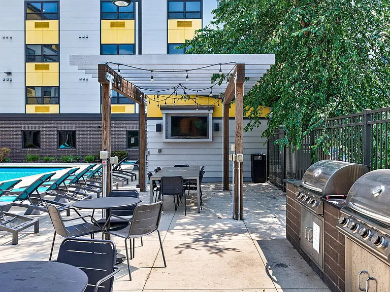 Spectrum Apartments & Townhomes — Photo 14