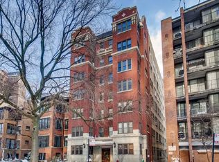 647 W Sheridan Rd APT 1D, Chicago, IL 60613