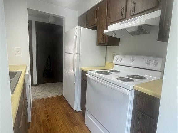 3rd image of 1787 Cherokee Dr APT E