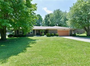 4027 Summit Ridge Dr, Greenwood, IN 46142