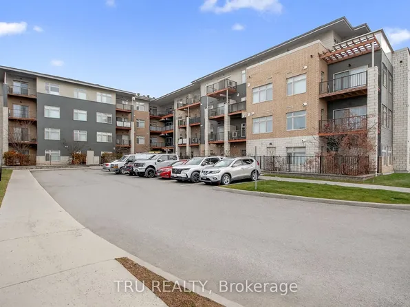 2785 S Baseline Rd #207, Ottawa, ON K2H 0B7