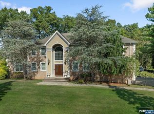 192 White Ave, Old Tappan, NJ 07675