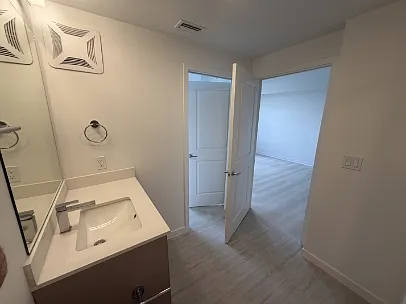 1 bed, 750 sqft, $1,500 — Photo 4