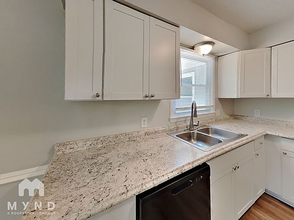 4th image of 213 Cedar Ct