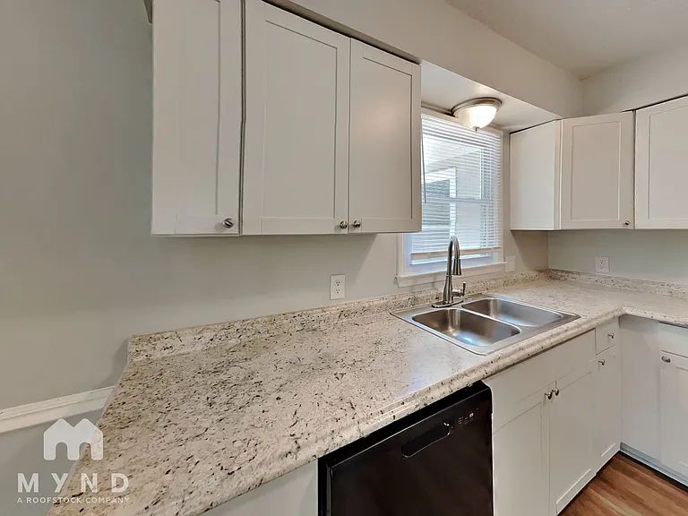 213 Cedar Ct — Photo 7