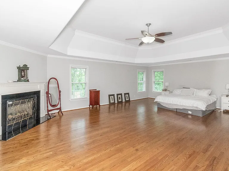 1450 Hillcrest Hts — Photo 17