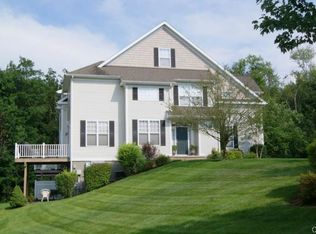 2 Brook Ln, Danbury, CT 06810