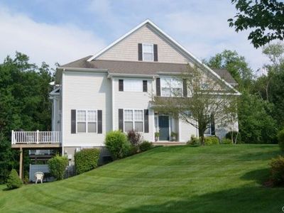 2 Brook Ln, Danbury, CT, 06810