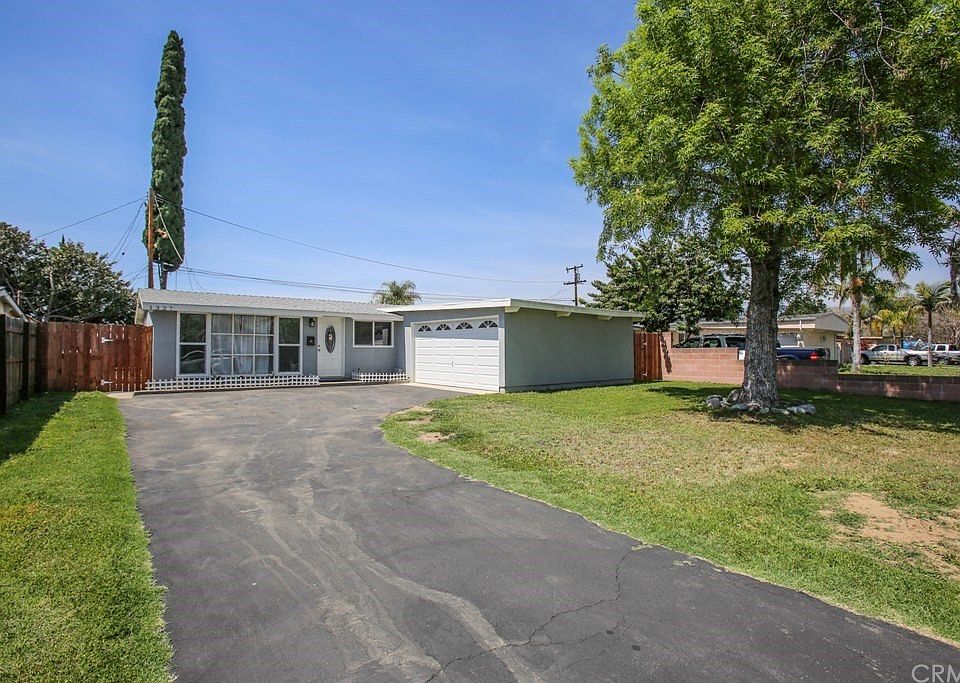 1st image of 1327 N Viceroy Ave