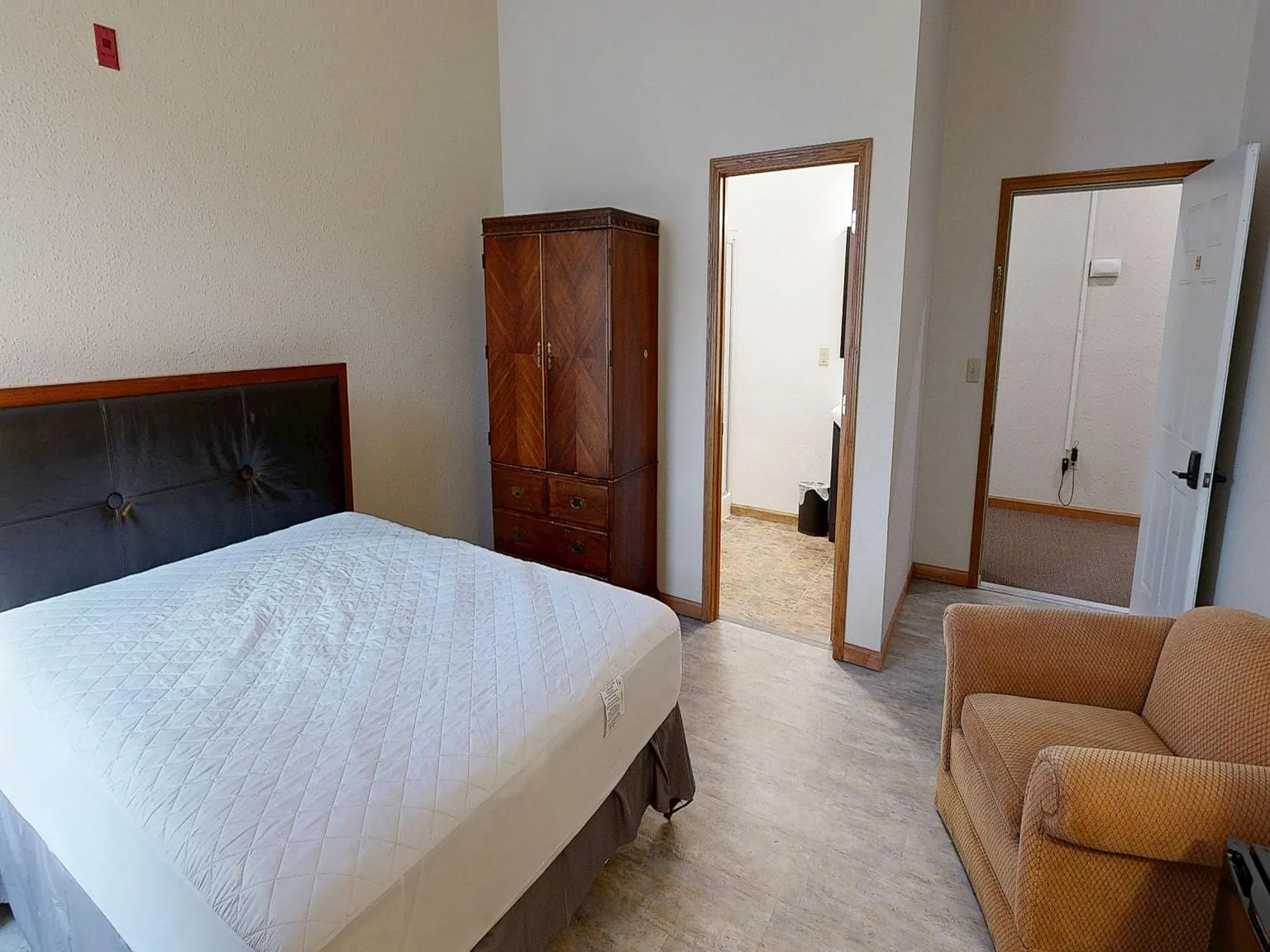 1 bed, 230 sqft, $777 — Photo 3
