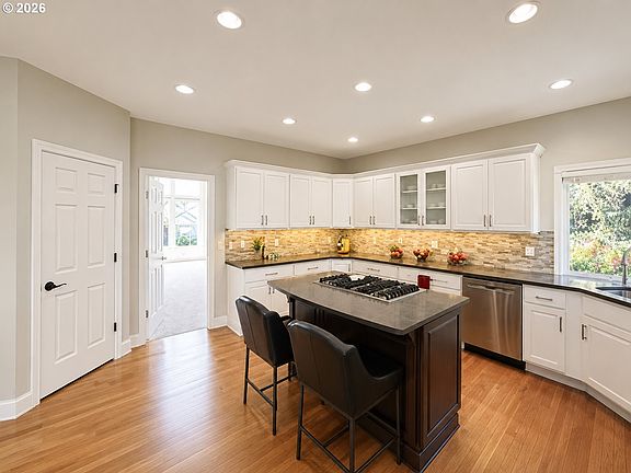 5th image of 2602 NE 172nd Cir