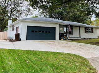 3252 N Pickwick Ave, Springfield, MO 65803