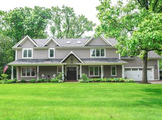 7 Grenadier Ct, Lincolnshire, IL