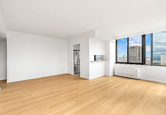 3rd image of 124 W 60th St APT 22D