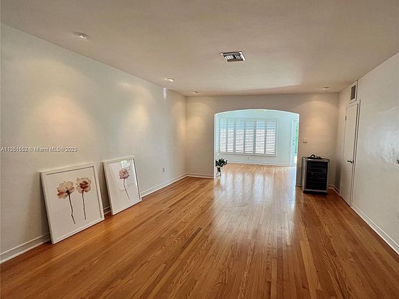 5th image of 1116 Aduana Ave