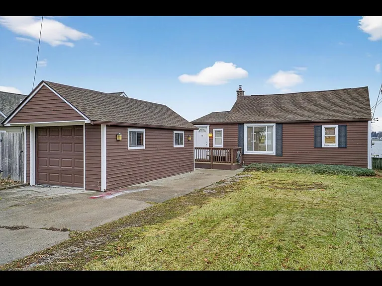 1551 Oakland St — Photo 2