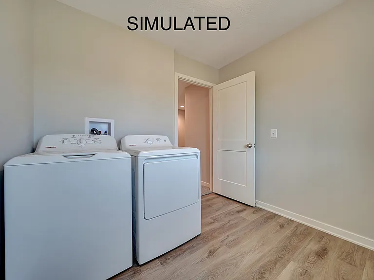 2521 W B St — Photo 30