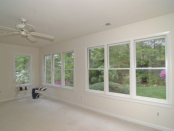5th image of 537 N Lombardy St