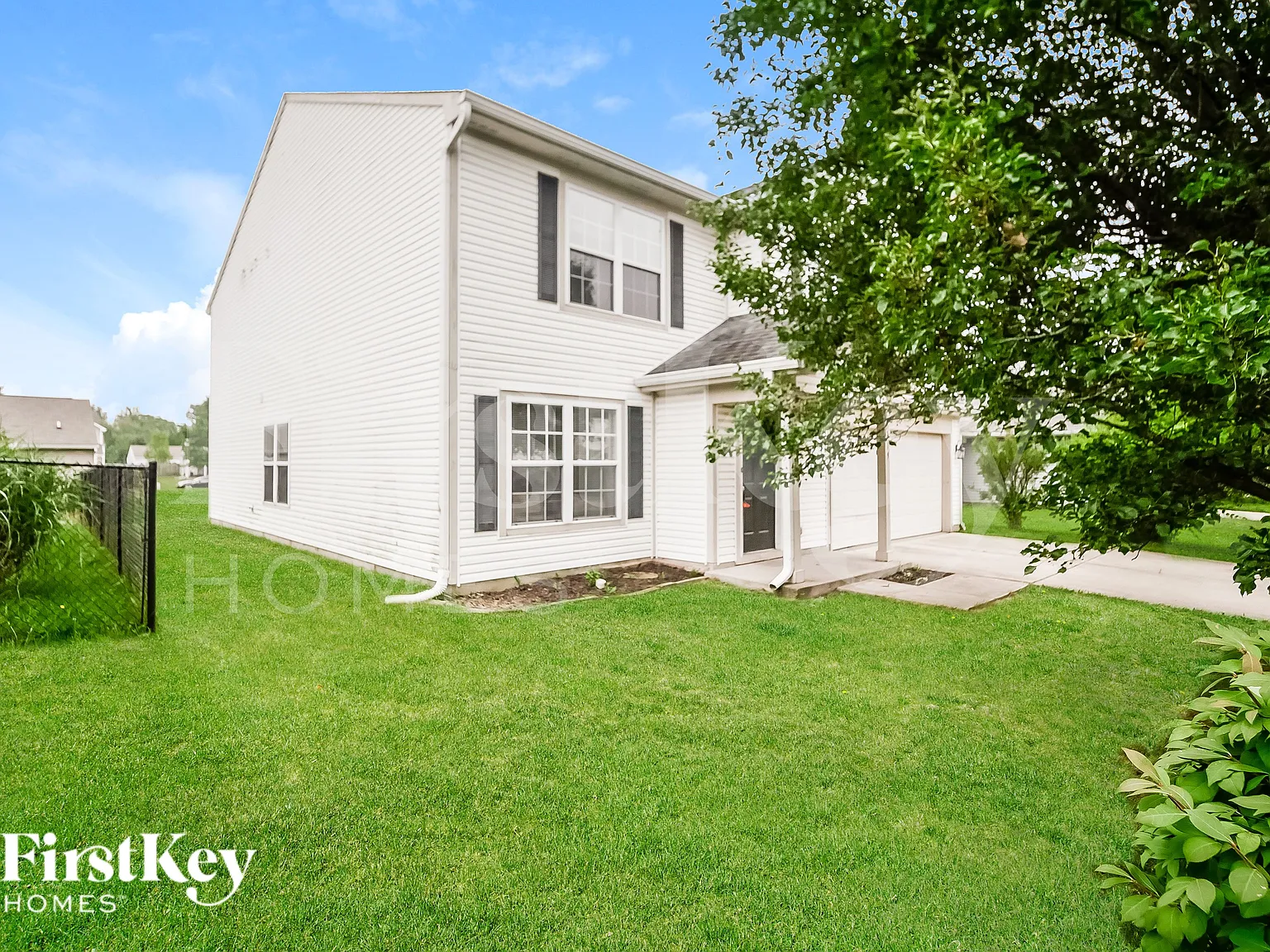 4 bed, 2.0 bath, 2621 sqft, $2,365 — Photo 2