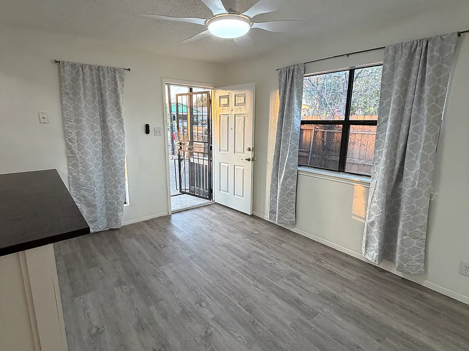 324 S San Eduardo Ave #1
