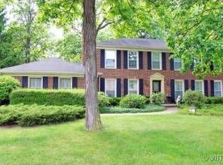 63 Berkshire Ln, Lincolnshire, IL