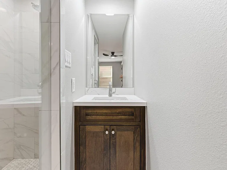 430 N Hutcheson St — Photo 34