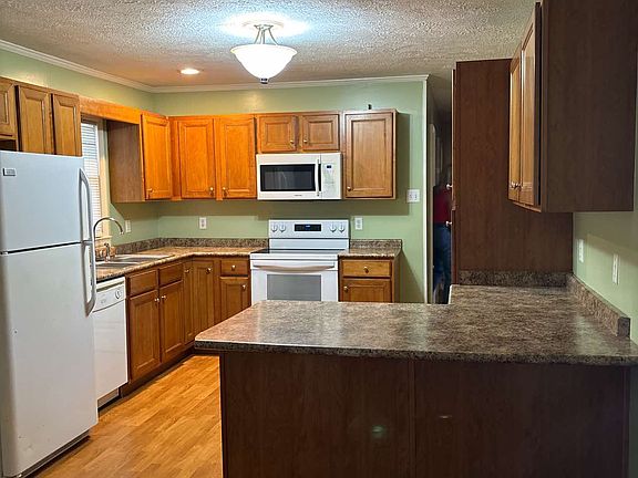 4th image of 102 Dawn Dr
