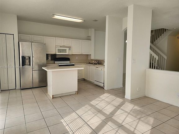 4th image of 3971 NW 91st Ter #3971