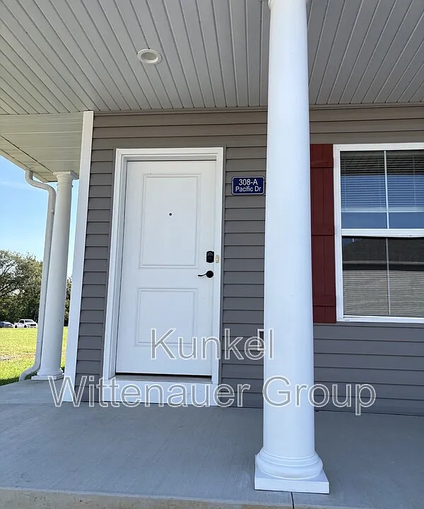 308A Pacific Dr