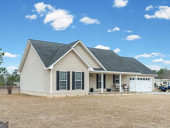 3rd image of 5605 Woodstone Dr