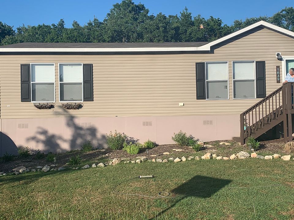 2nd image of 1839 Live Oak Dr