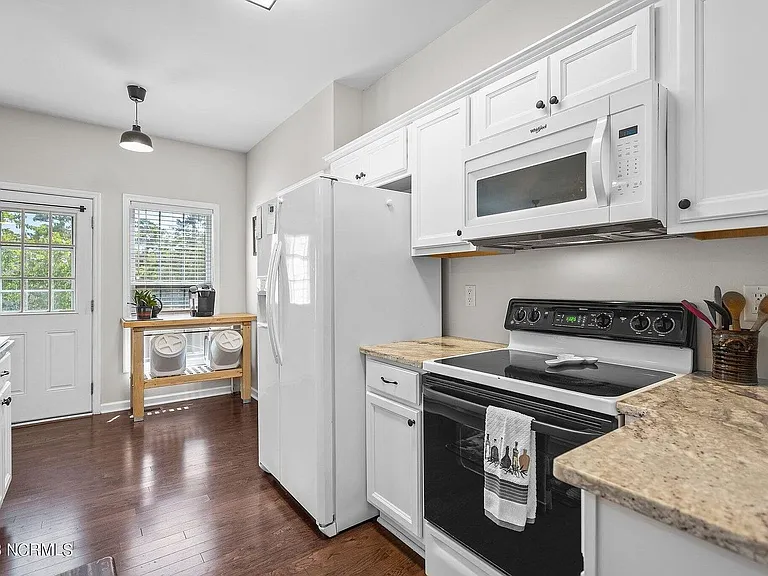 1010 Meridian Dr — Photo 18
