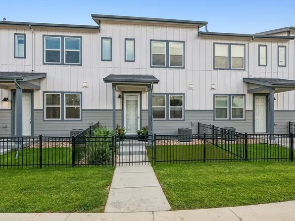 2865 Bear Springs Cir, Longmont, CO 80503