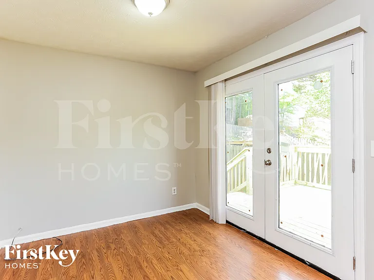 1717 Bertram Ln SW — Photo 4