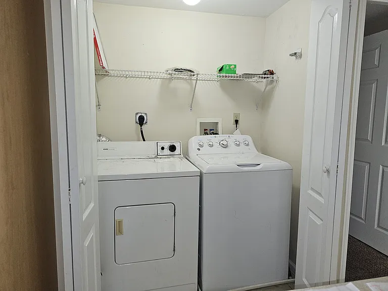 215 Westminster Ave #B — Photo 6