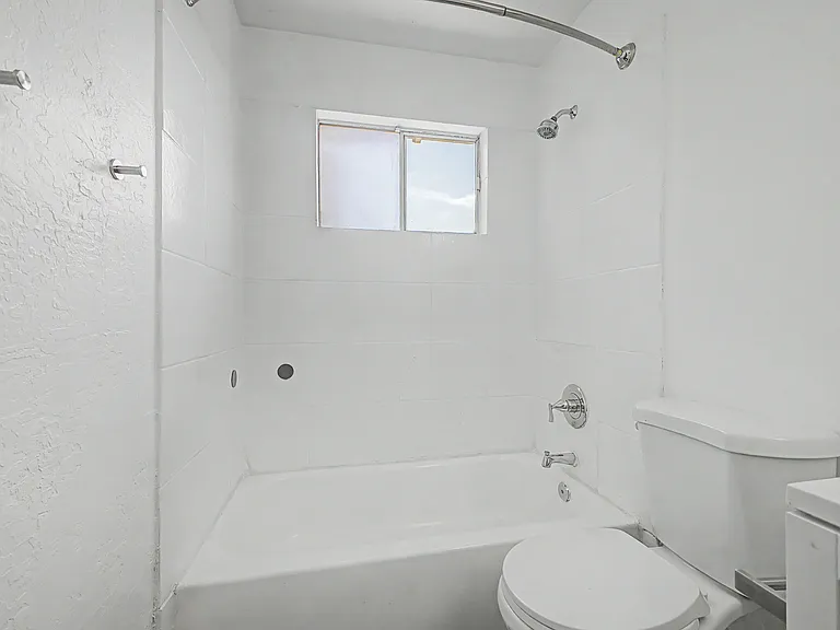 217 N Elm St #H — Photo 23