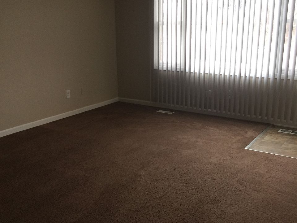2nd image of 176 Harmony Hill Rd