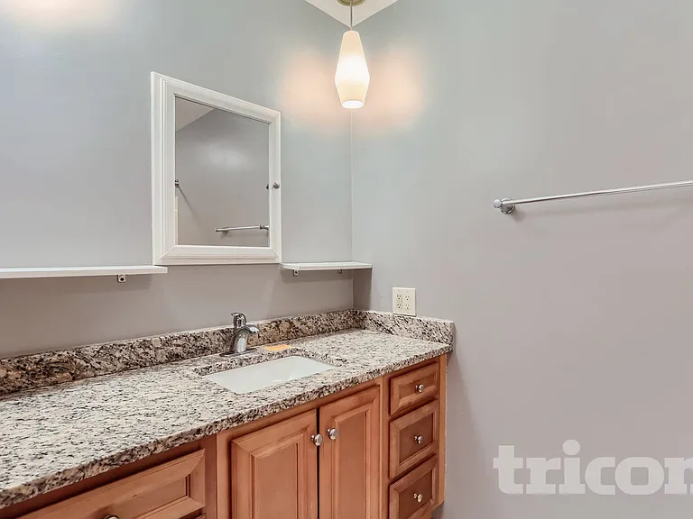 1441 Maple Ln — Photo 8