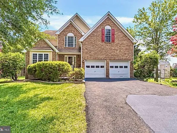 4 Morningmist Dr, Fredericksburg, VA 22406