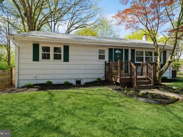 11 Ives Ave, Ewing, NJ 08638