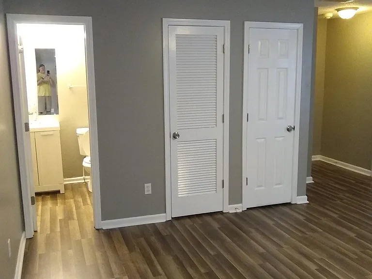 1/2 Bath, Closet.