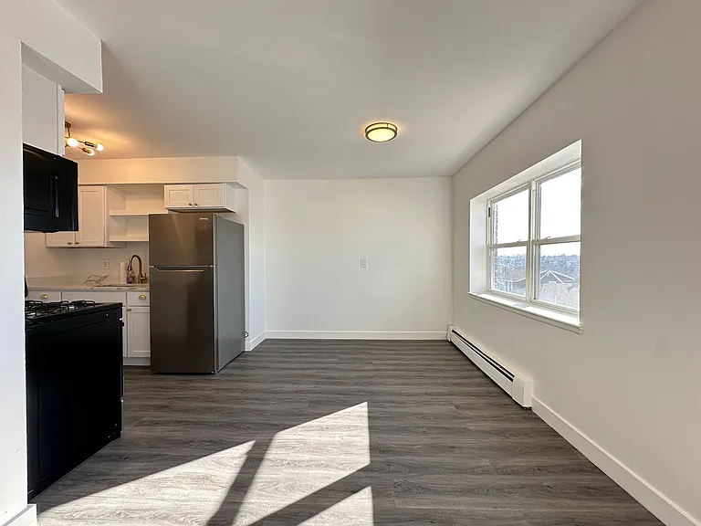 550 Washington Ave #23 — Photo 15