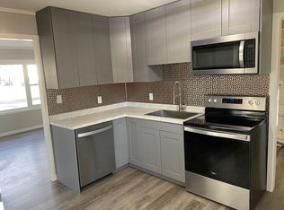 1017 E 2nd Ave, Mitchell, SD 57301