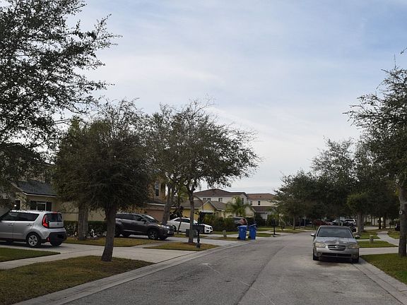 5th image of 7743 Carriage Pointe Dr