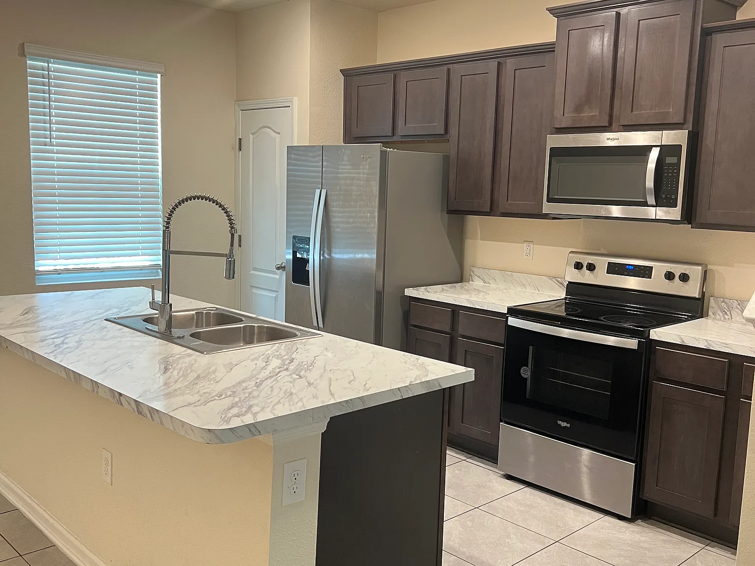 2 bed, 2.5 bath, 1110 sqft, $1,650 — Photo 1