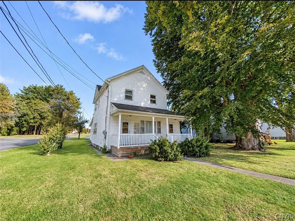 1 bed, 1.0 bath, 1824 sqft, $1,100 — Photo 3